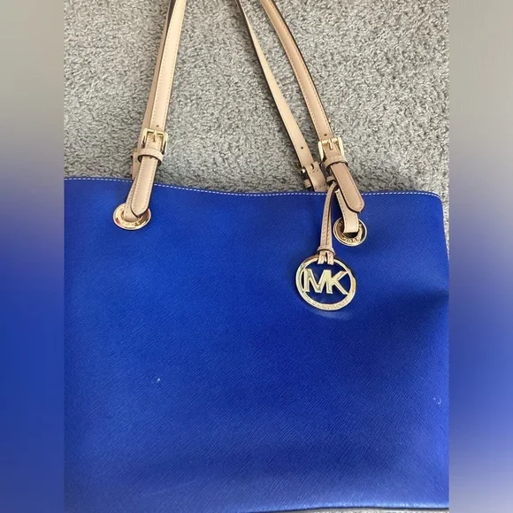 Gently used Michael Kors Purse - Picture 7 of 8